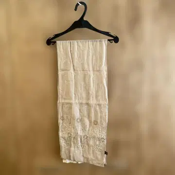 이탈리아제 자수 장식 베이지 스톨 약 131 x 27 실크 혼방 새상품급