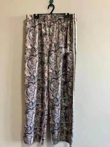 YOUNGLA 카모플라쥬 트랙 팬츠