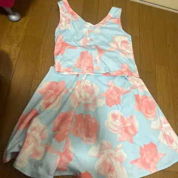 꽃무늬 스커트 셋업 M 사이즈