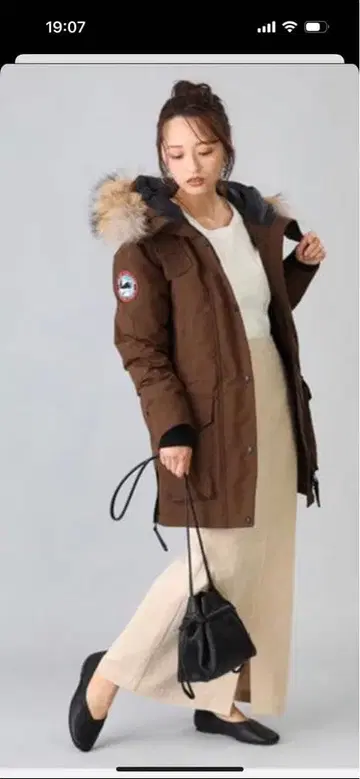 ARCTIC EXPLORER 다운 프릭스스토어 별주 CHILL