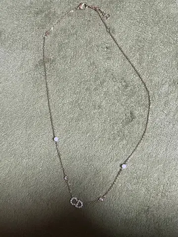 실버 더블 C 로고 목걸이