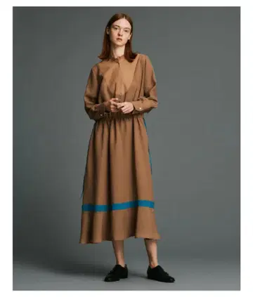 CACUMA 카멜의 셔링 원피스