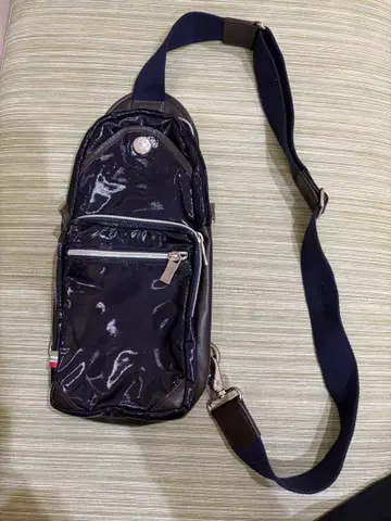 오로비안코 숄더백