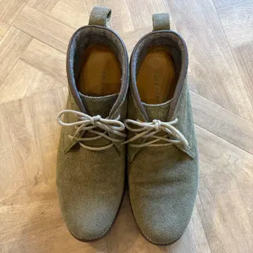 콜한 스웨이드 처카 부츠