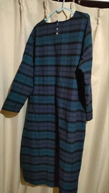 파랑과 블랙 체크 무늬 긴팔 튜닉