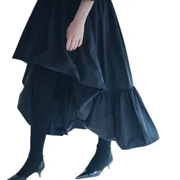 미사용 새상품 SEA TAFFETA VOLUME DRAPE SKIRT