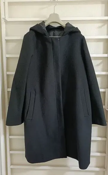 블랙 후드 탈부착 롱 코트 심플