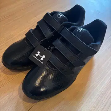 언더아머 야구용 스파이크