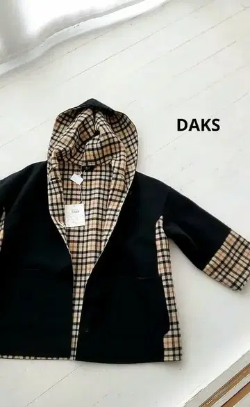 DAKS 후드 부착 펠트 코트