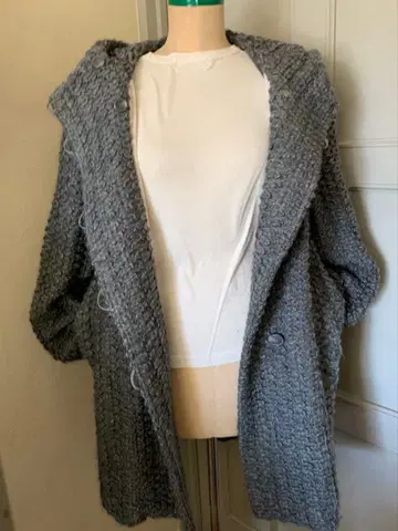 후드 부착 그레이 모코모코 코트 2