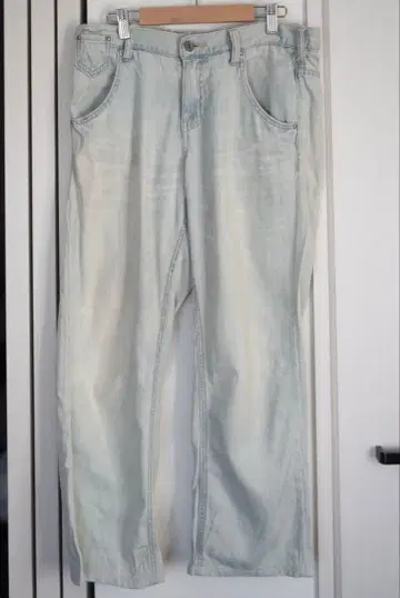 연한 블루 스트레이트 데님 팬츠 L 사이즈