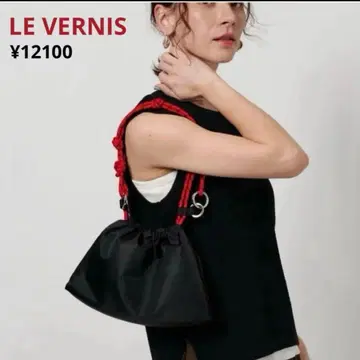 BEAUTY&YOUTH LEVERNIS 코드 드로스트 숄더백 블랙