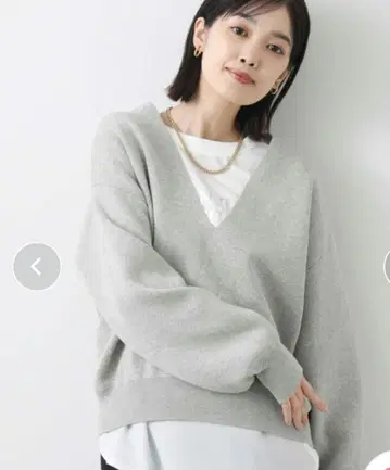 그레디 브릴리언트 더블 자카드 깊은 V넥 니트