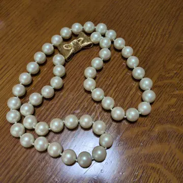 케이트 스페이드의 펄 목걸이