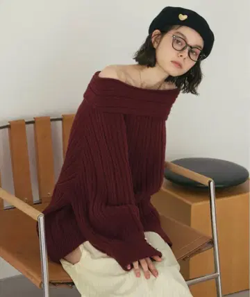 loin nuit 로완뉴이 오프숄더 립 니트