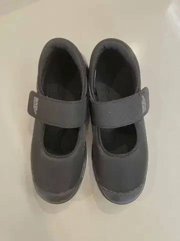 문스타 블랙스 스니커즈 24.0cm