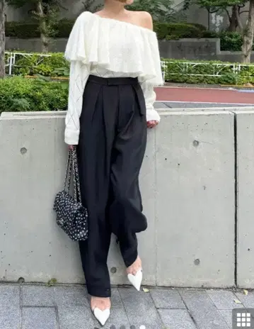 시뉴cygne 오프숄더 니트 빨간색