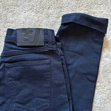 +J 유니클로 셀비지 슬림 스트레이트 청바지 블루 56cm