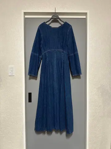 다크 데님 A라인 원피스