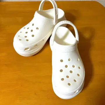 화이트 클로그 샌들 crocs 새상품급 사이즈 25cm