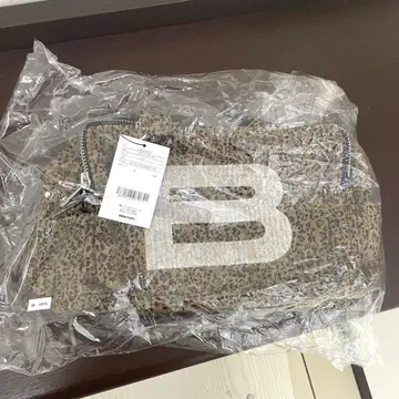 새상품 BEEDEN MINI B LOGO BAG LEO