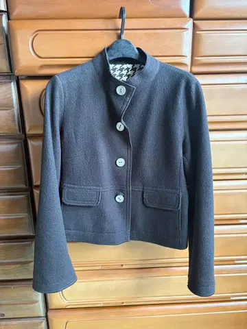 레리안 브라운 스탠드 카라 자켓