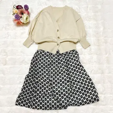 새상품급 베이지 니트 가디건 골드 버튼과 스커트 일본제 셋업 M~L