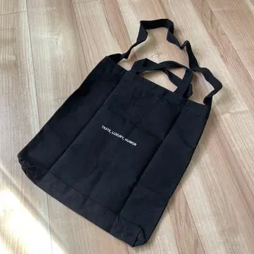 BARNEYS NEW YORK 블랙 토트백