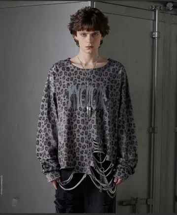 [ GRANCY ] 올 패턴 큐빅 그래픽 롱T S 사이즈