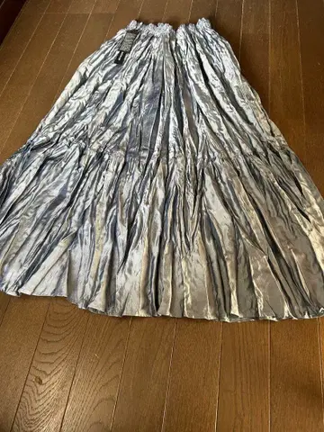 미즈이로 인드 광택 있음 플레어 스커트 미사용 새상품