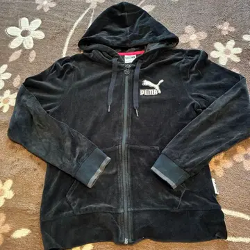 PUMA 블랙 후드 부착 후드티