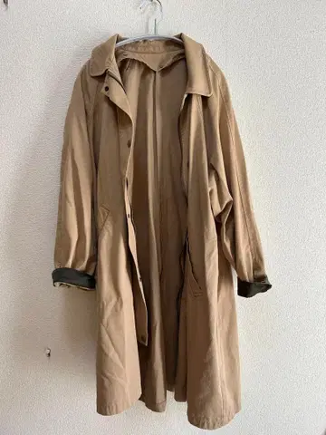 KBF 보아 라이너 포함 롱 코트 베이지