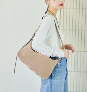 인조 가죽 숄더백