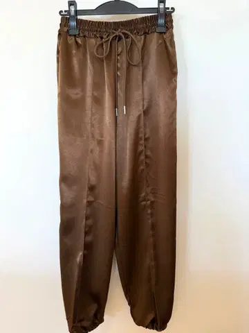 새틴 팬츠