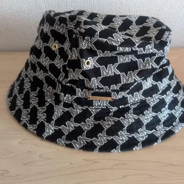 MICHAEL 버킷햇 블랙/화이트