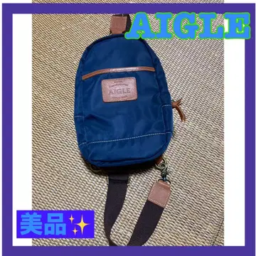 새상품급 거의 새상품 AIGLE 네이비 숄더백 에이글 숄더