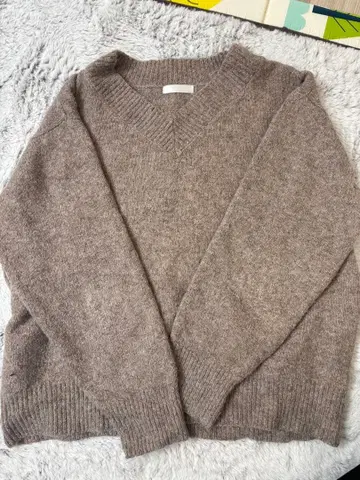 DRIESKIP 브라운 V넥 스웨터 M
