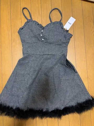 체크 무늬 미니 원피스 퍼 포함