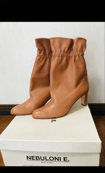NEBULONI E 카멜 부츠 37