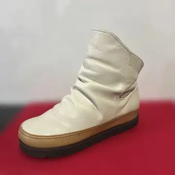 화이트 가죽 부츠 비타노-바