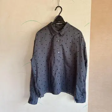 2025F/W mizuiroind 플로키 도트 프린트 셔츠