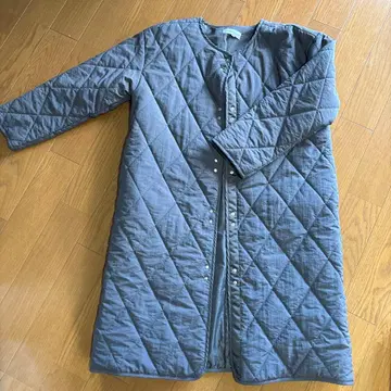 SEASON REASON 퀼팅 롱 자켓 그레이