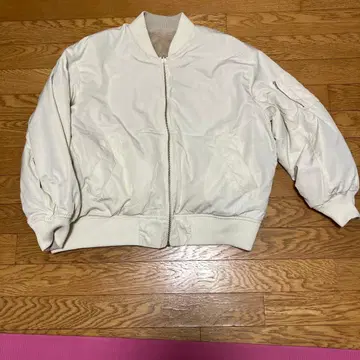 베이지 화이트 리버서블 자켓