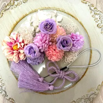 화려한 성인식 일본 의류 후리소데 시치고산 머리 장식