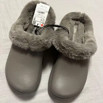 새상품 ZARA 인조 모피 러버 피니시 그로그 샌들 26cm 40