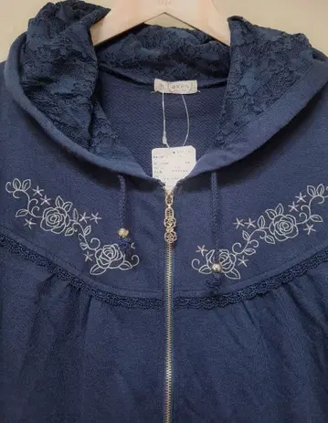 [ 새상품 ] 엑시즈팜 장미 자수 후드티 꽃무늬 플라워 레이스 네이비