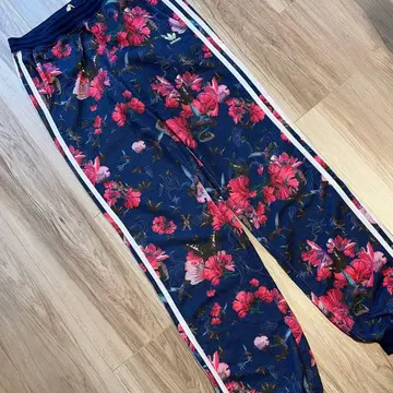 adidas 꽃무늬 맨투맨 팬츠