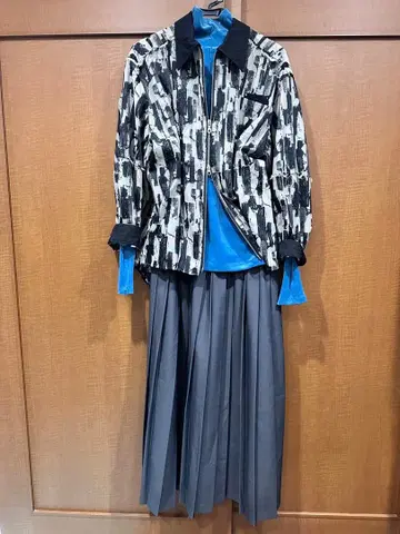 그레이 플리츠 롱 스커트