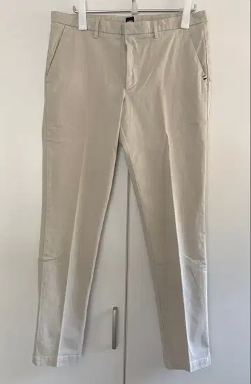 HUGO BOSS 라이트 베이지 색상 50 사이즈 허리 90