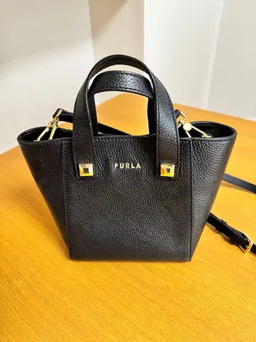 FURLA 블랙 미니 토트백